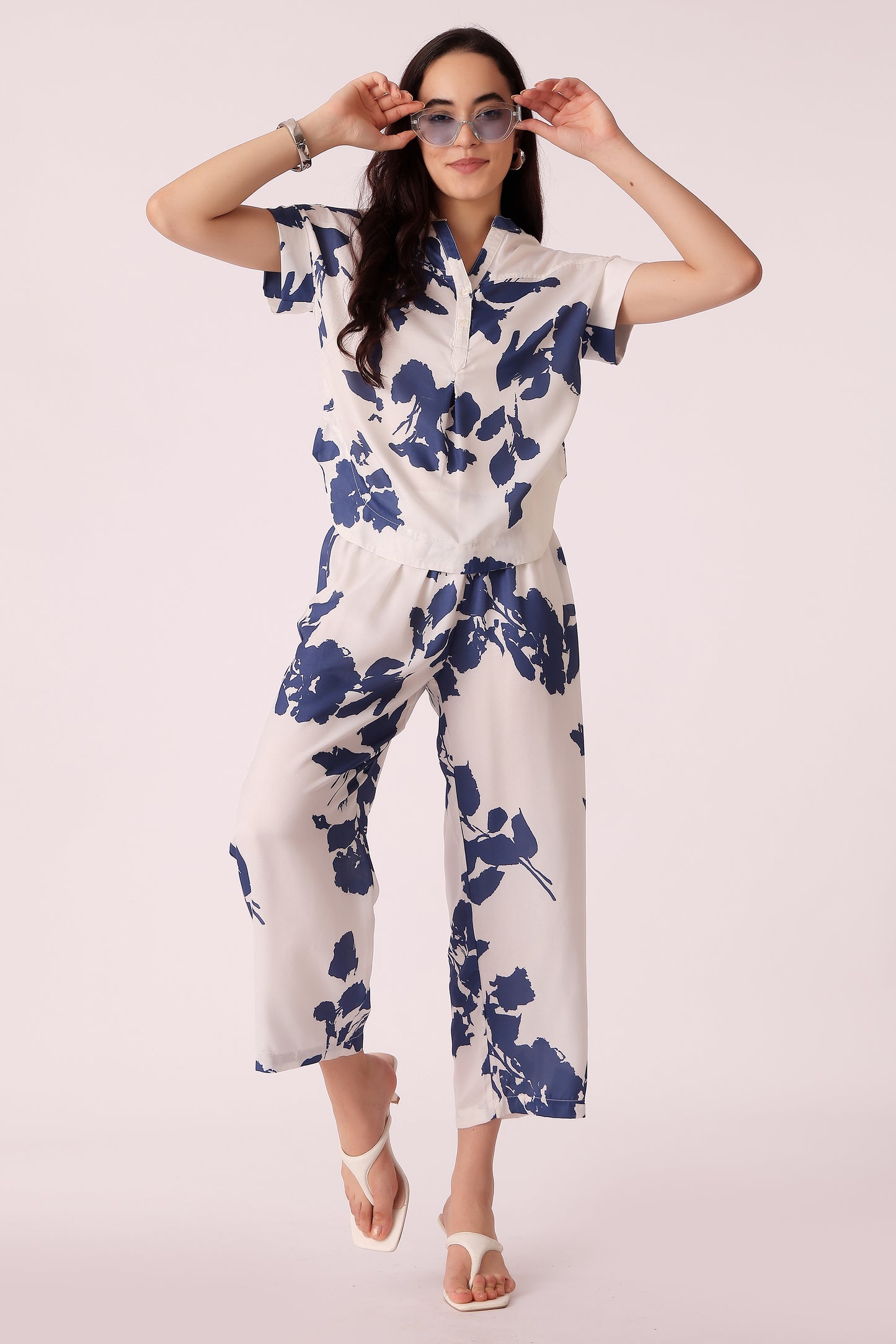 women printed relaxed fit pants - extra image 3