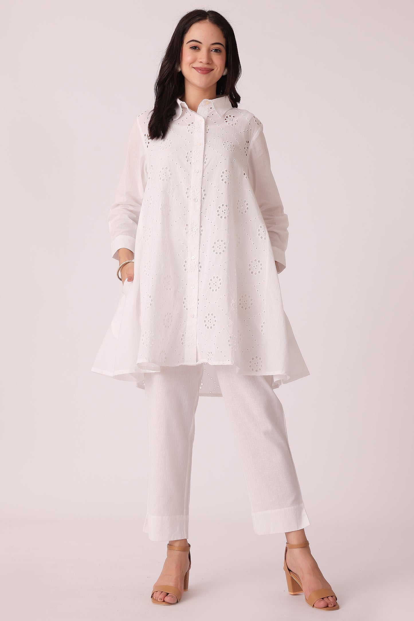 ETHNIC LOOSE FIT SCHIFFLI EMB KURTA - White